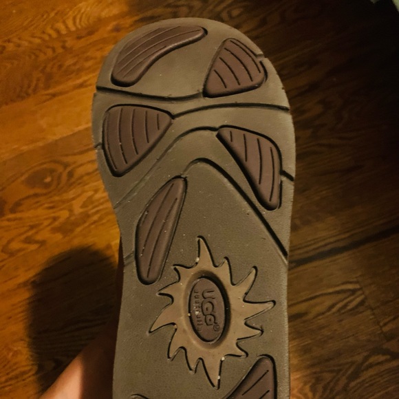 UGG Boots. size 37 - Picture 4 of 5